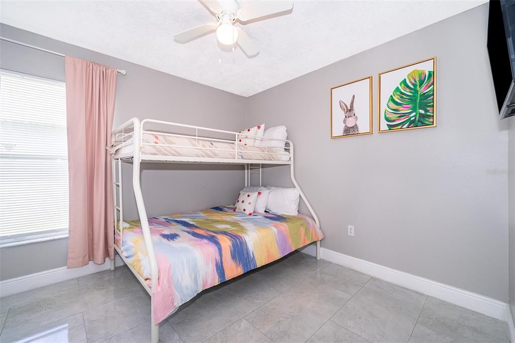 For Sale: $425,000 (4 beds, 3 baths, 1905 Square Feet)