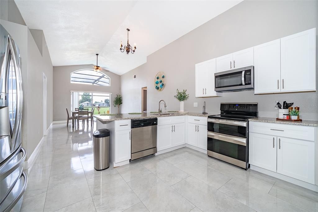 For Sale: $425,000 (4 beds, 3 baths, 1905 Square Feet)