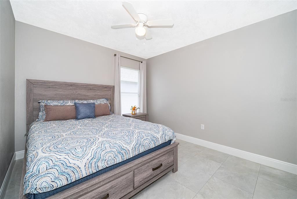 For Sale: $425,000 (4 beds, 3 baths, 1905 Square Feet)