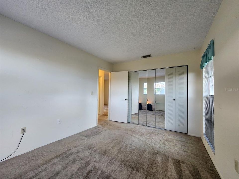 待售: $132,500 (2 贝兹, 1 浴室, 910 平方英尺)