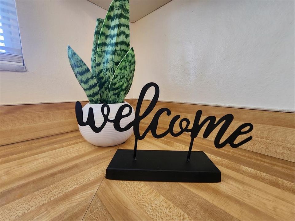 待售: $132,500 (2 贝兹, 1 浴室, 910 平方英尺)