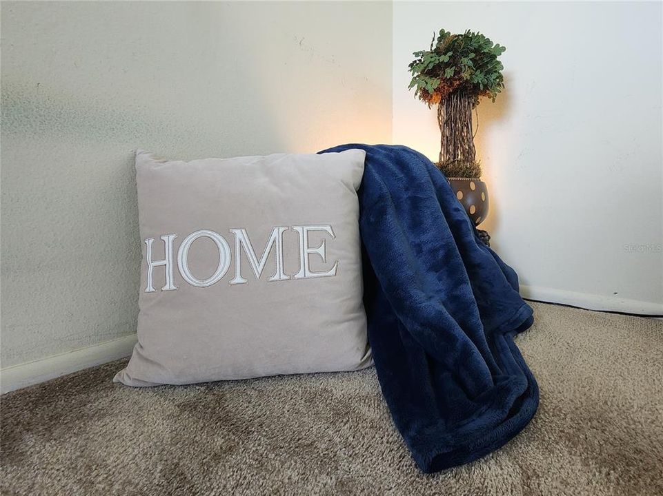 待售: $132,500 (2 贝兹, 1 浴室, 910 平方英尺)