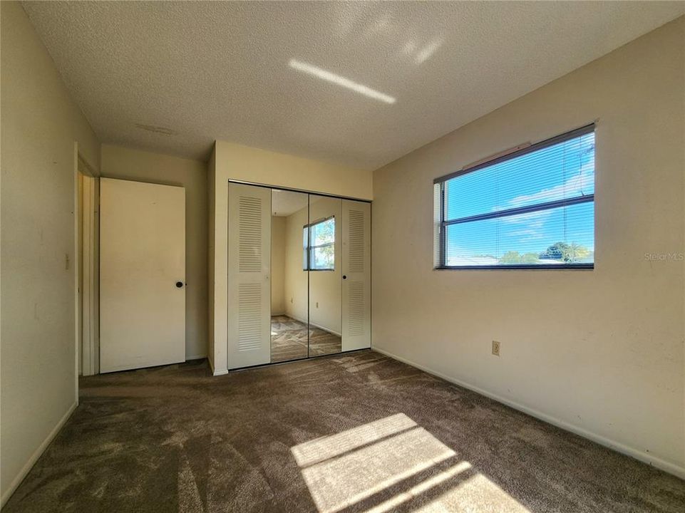 待售: $132,500 (2 贝兹, 1 浴室, 910 平方英尺)