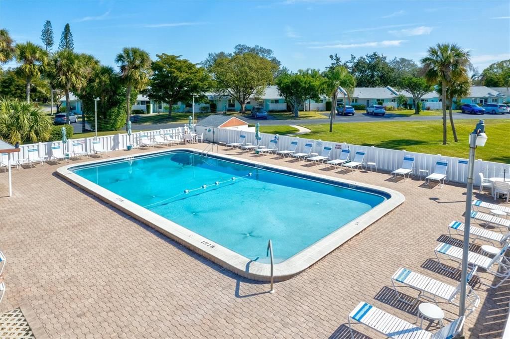 待售: $132,500 (2 贝兹, 1 浴室, 910 平方英尺)