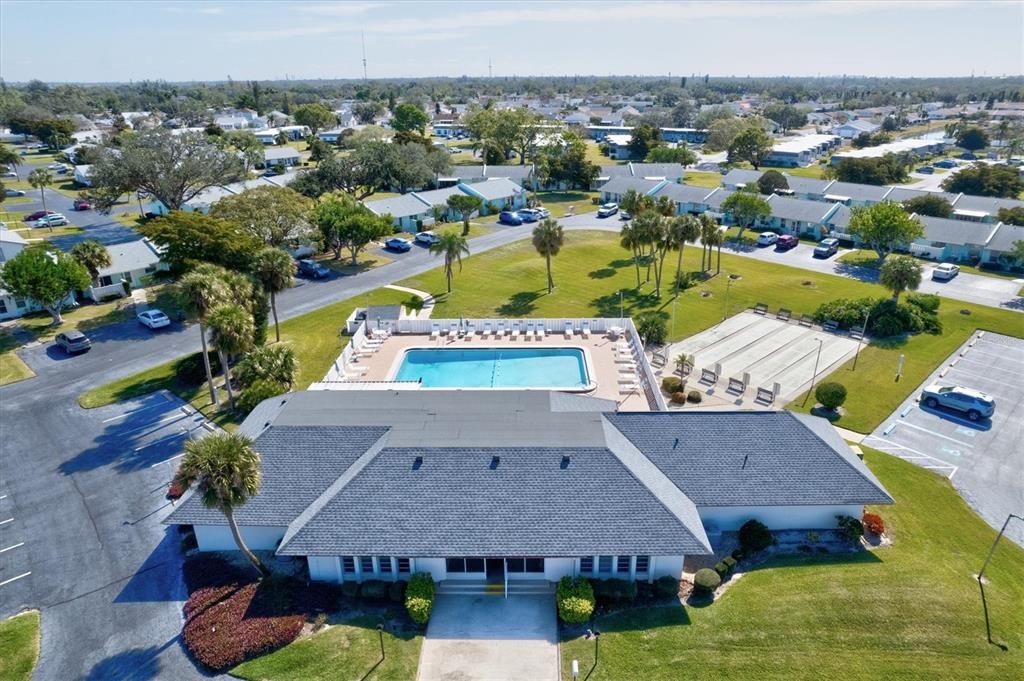 待售: $132,500 (2 贝兹, 1 浴室, 910 平方英尺)