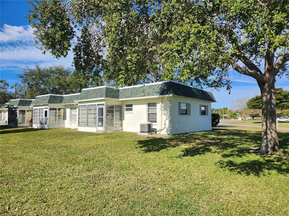 待售: $132,500 (2 贝兹, 1 浴室, 910 平方英尺)