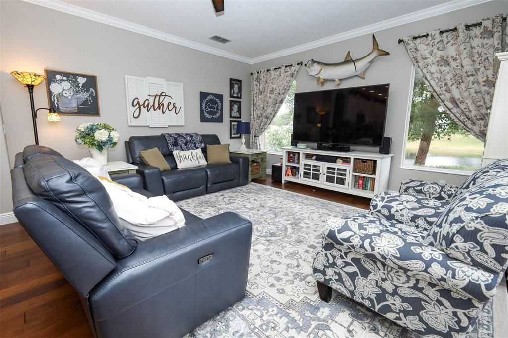 待售: $575,000 (3 贝兹, 2 浴室, 1816 平方英尺)