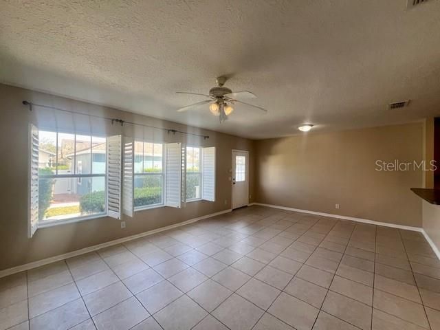 En Renta: $3,000 (3 camas, 2 baños, 1702 Pies cuadrados)