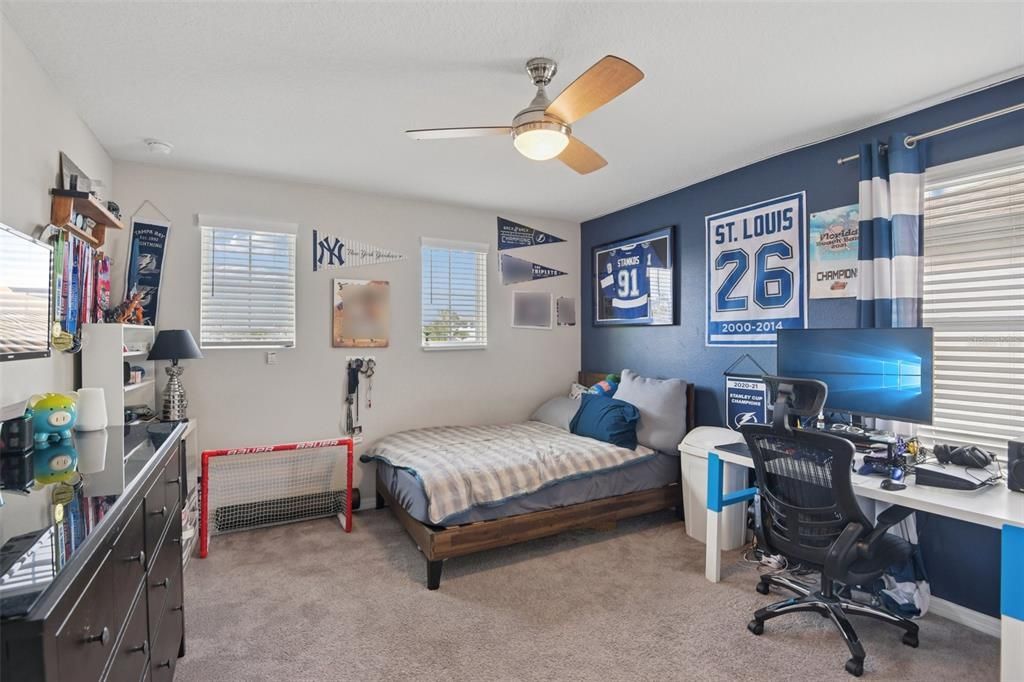 待售: $600,000 (4 贝兹, 2 浴室, 3292 平方英尺)