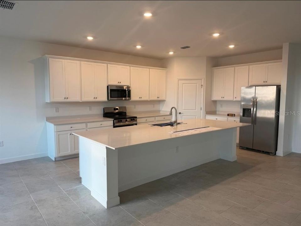 На продажу: $474,297 (3 спален, 3 ванн, 2444 Квадратных фут)