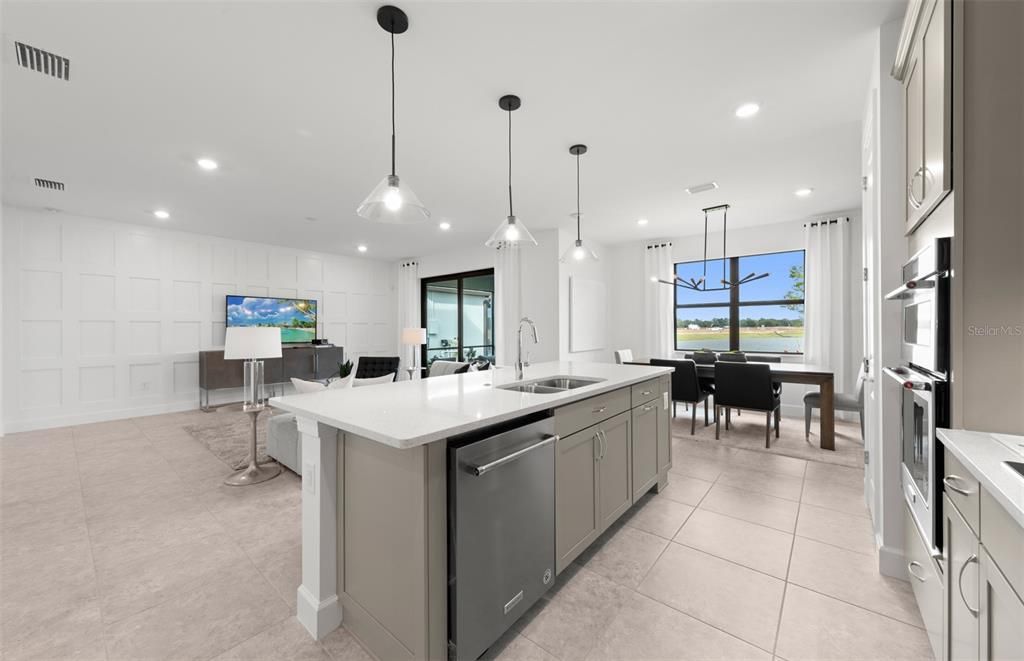 На продажу: $485,405 (5 спален, 2 ванн, 2615 Квадратных фут)