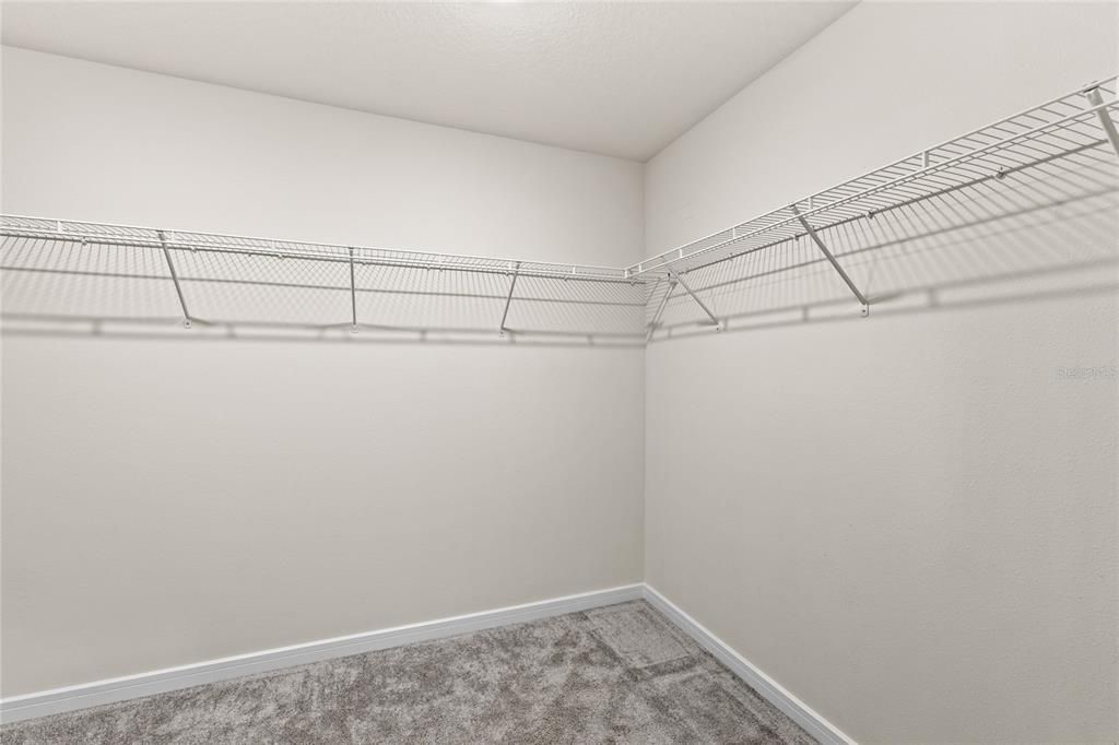 出租: $3,195 (4 贝兹, 3 浴室, 2482 平方英尺)