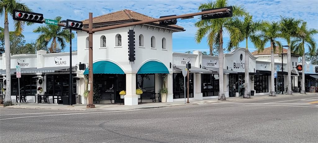 For Sale: $1,650,000 (0.39 acres)