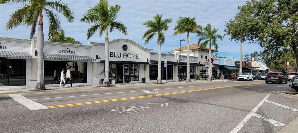 For Sale: $1,650,000 (0.39 acres)