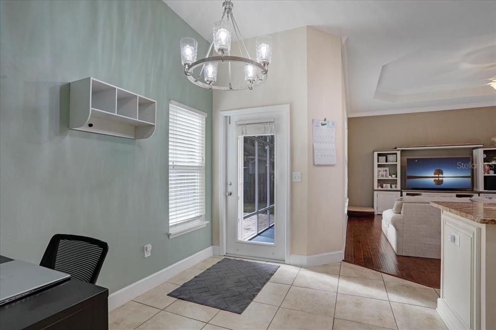 待售: $375,000 (4 贝兹, 2 浴室, 1902 平方英尺)