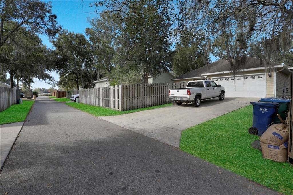 待售: $375,000 (4 贝兹, 2 浴室, 1902 平方英尺)