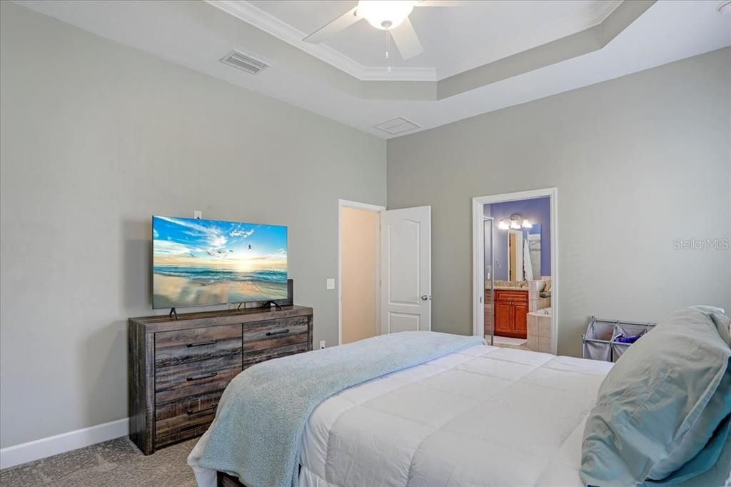 待售: $375,000 (4 贝兹, 2 浴室, 1902 平方英尺)