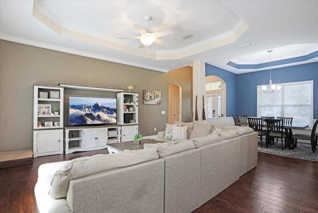 待售: $375,000 (4 贝兹, 2 浴室, 1902 平方英尺)