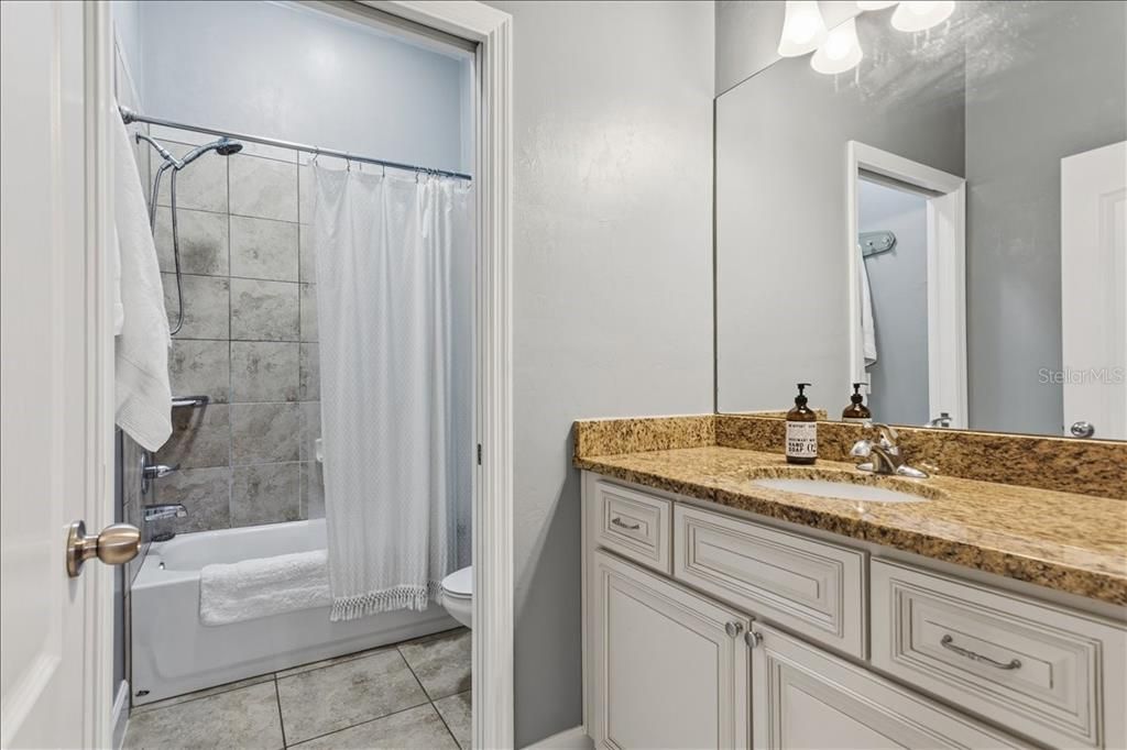 待售: $375,000 (4 贝兹, 2 浴室, 1902 平方英尺)