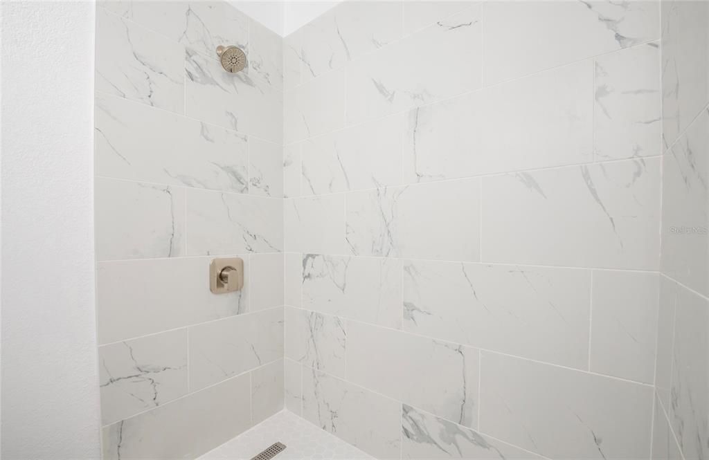 En Venta: $1,149,900 (12 camas, 0 baños, 2100 Pies cuadrados)