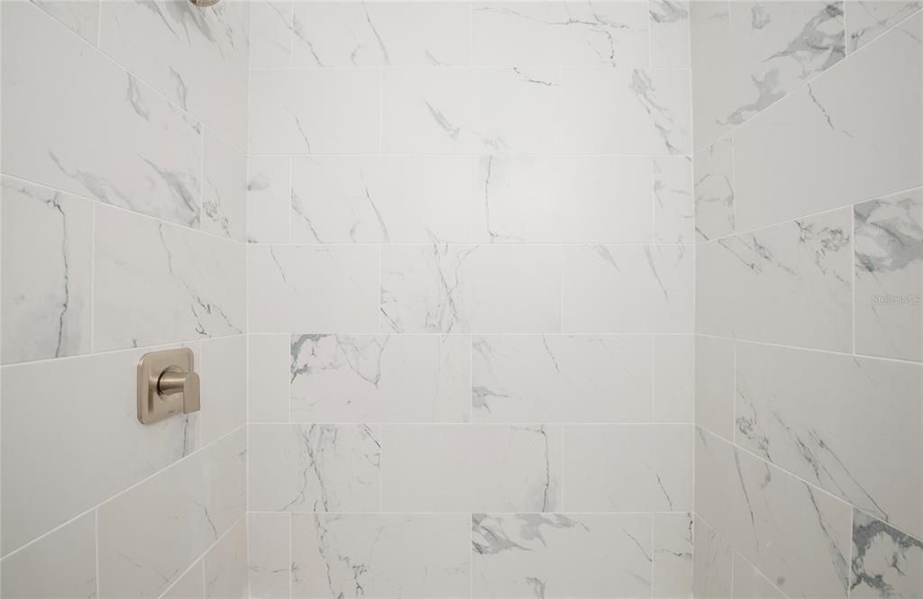 En Venta: $1,149,900 (12 camas, 0 baños, 2100 Pies cuadrados)