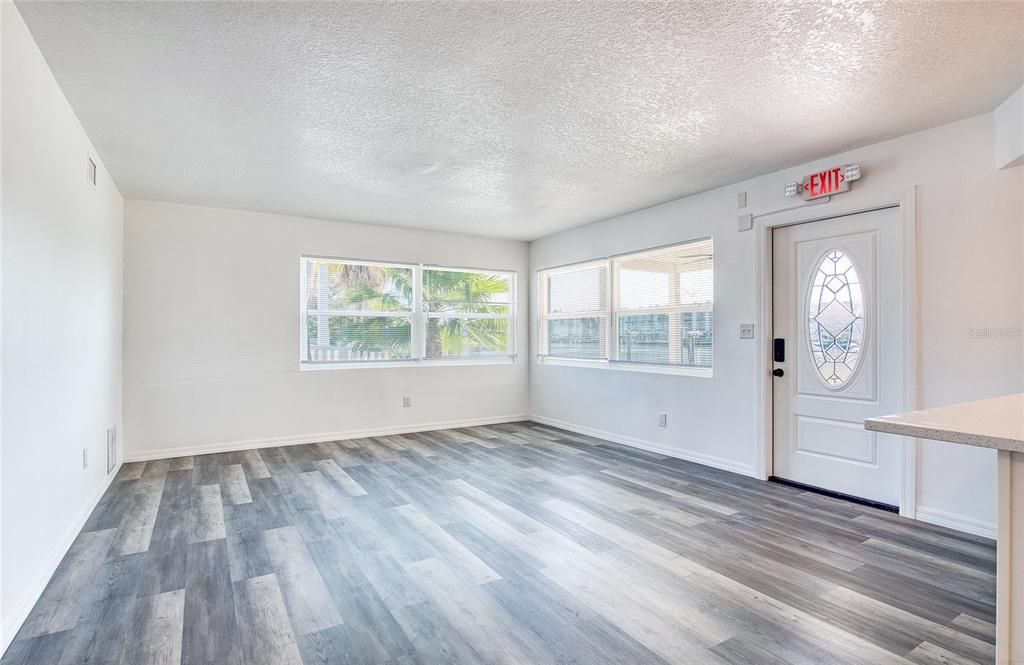 En Venta: $1,149,900 (12 camas, 0 baños, 2100 Pies cuadrados)