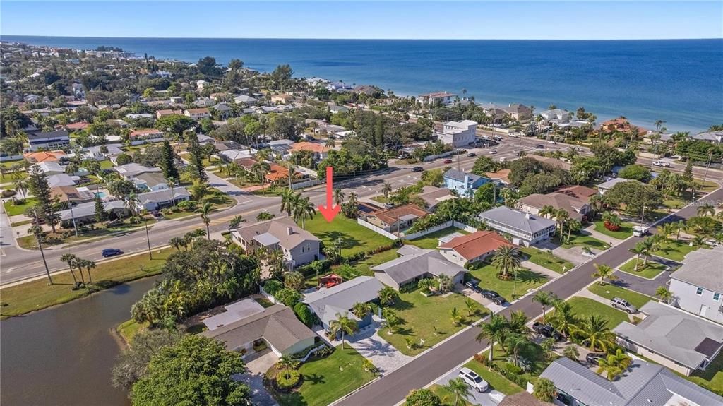 待售: $482,000 (0.18 acres)