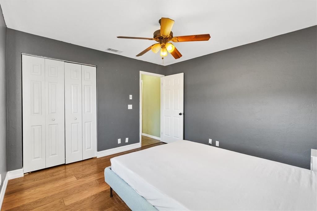 На продажу: $410,000 (3 спален, 2 ванн, 1965 Квадратных фут)