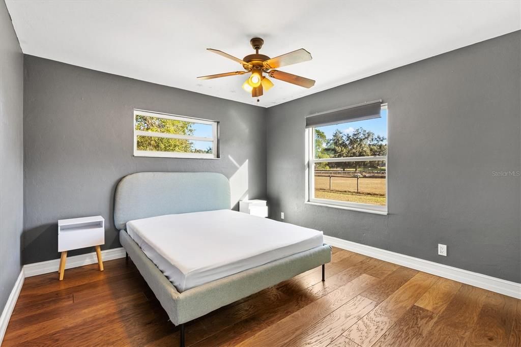 На продажу: $410,000 (3 спален, 2 ванн, 1965 Квадратных фут)