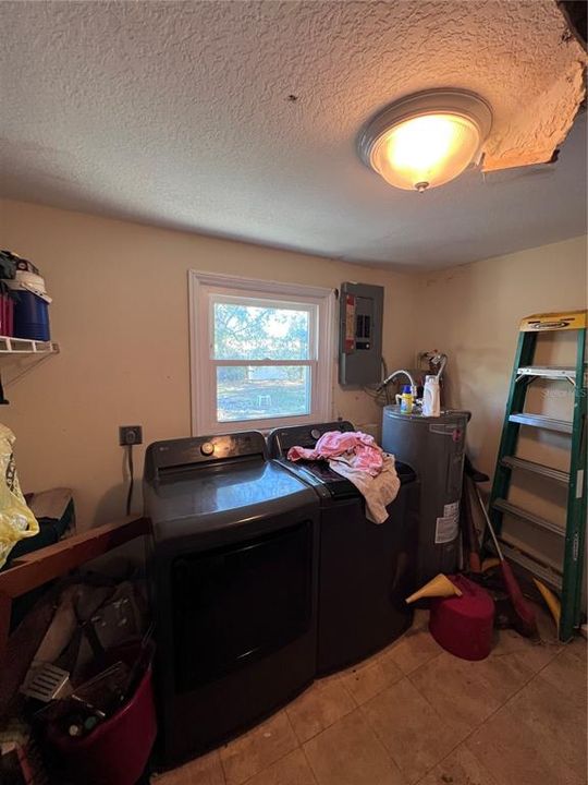 Под контрактом: $200,000 (2 спален, 1 ванн, 864 Квадратных фут)