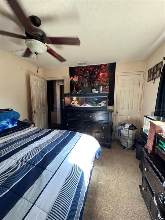 Под контрактом: $200,000 (2 спален, 1 ванн, 864 Квадратных фут)