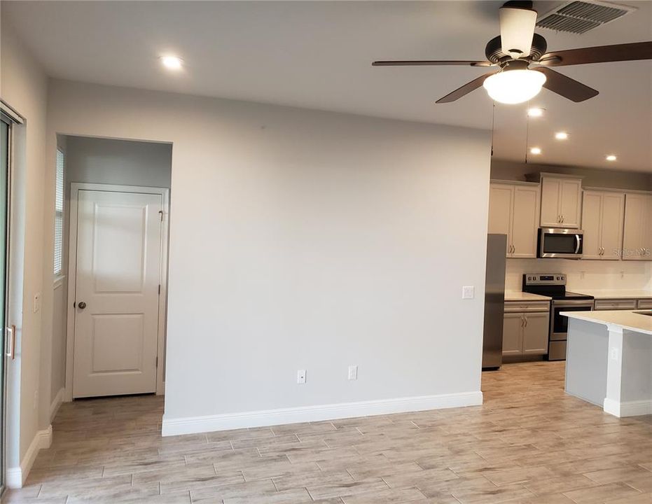 For Rent: $3,000 (3 beds, 2 baths, 2281 Square Feet)