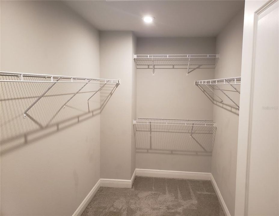 For Rent: $3,000 (3 beds, 2 baths, 2281 Square Feet)