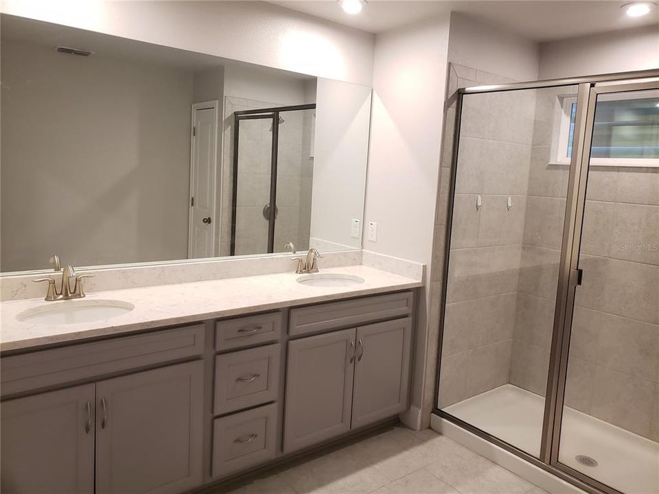 For Rent: $3,000 (3 beds, 2 baths, 2281 Square Feet)