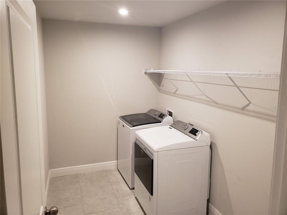 For Rent: $3,000 (3 beds, 2 baths, 2281 Square Feet)