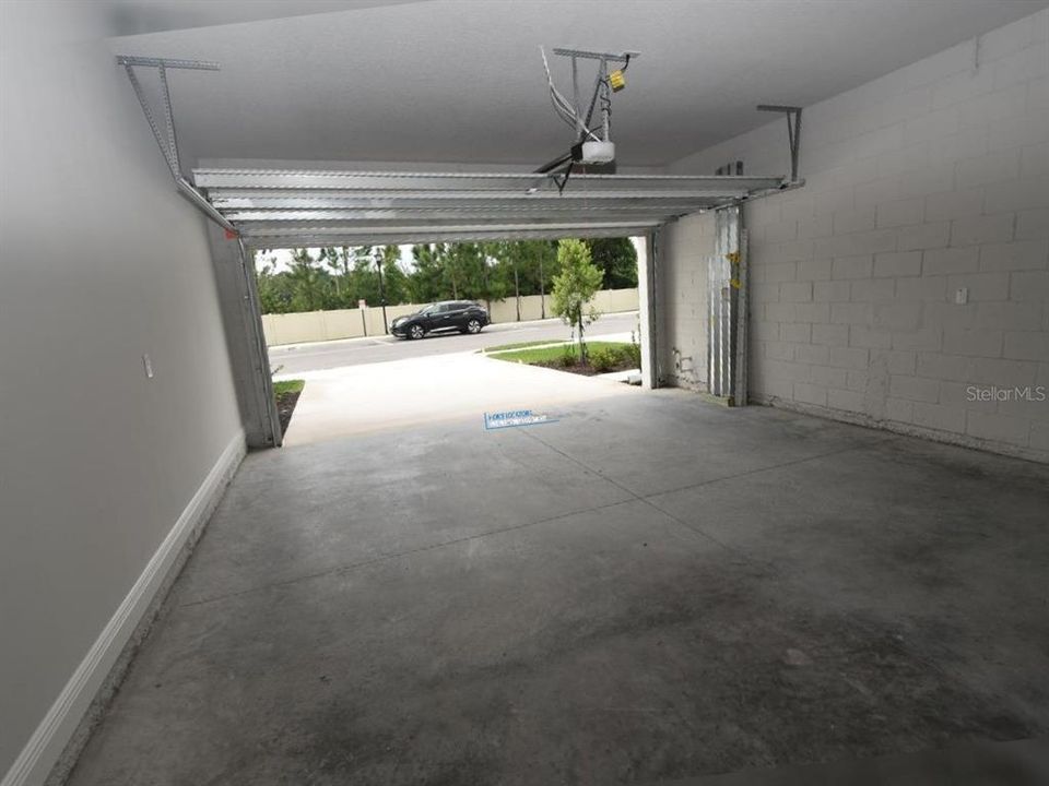 For Rent: $3,000 (3 beds, 2 baths, 2281 Square Feet)