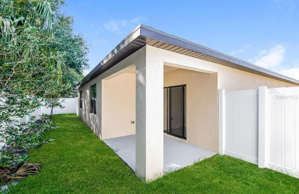 For Rent: $1,900 (3 beds, 2 baths, 1325 Square Feet)