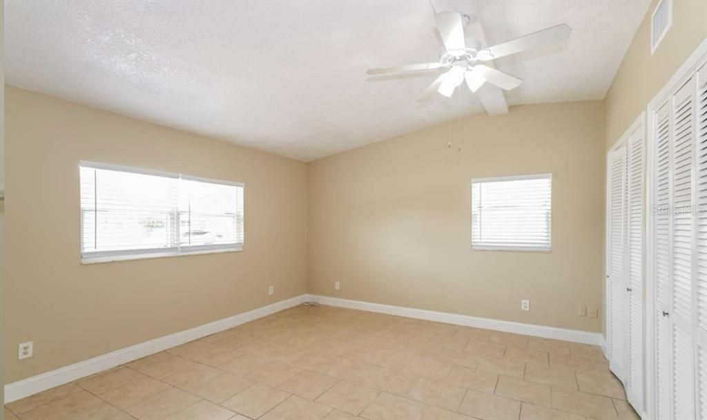 For Rent: $1,900 (3 beds, 2 baths, 1325 Square Feet)