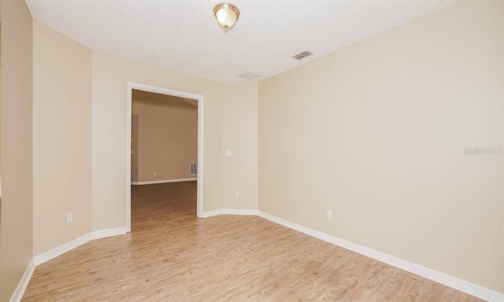 For Rent: $1,900 (3 beds, 2 baths, 1325 Square Feet)