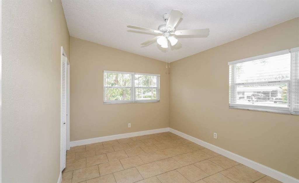 For Rent: $1,900 (3 beds, 2 baths, 1325 Square Feet)