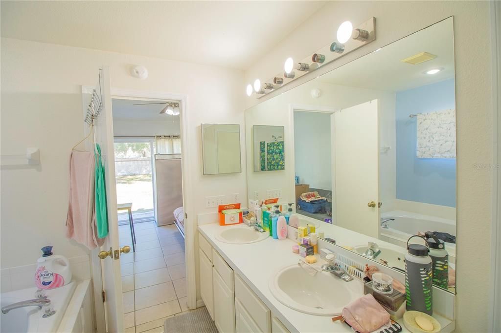 На продажу: $340,000 (3 спален, 2 ванн, 1503 Квадратных фут)