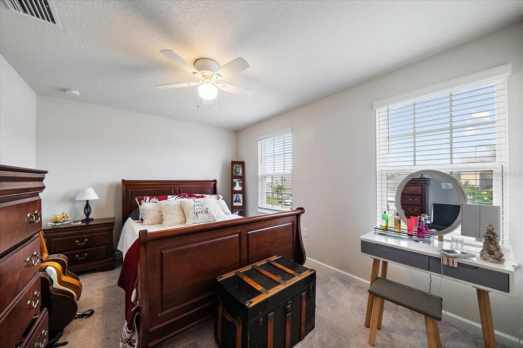 待售: $529,000 (5 贝兹, 3 浴室, 2356 平方英尺)