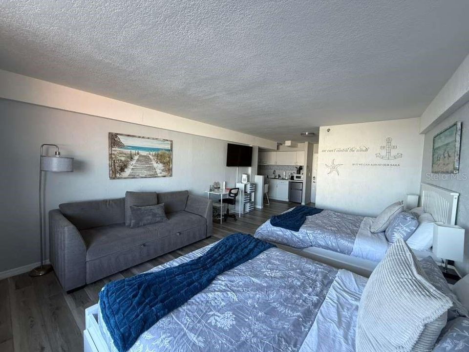 待售: $160,000 (1 贝兹, 1 浴室, 530 平方英尺)