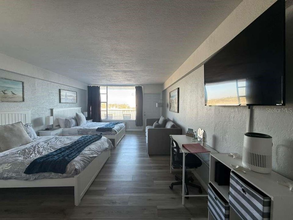 待售: $160,000 (1 贝兹, 1 浴室, 530 平方英尺)