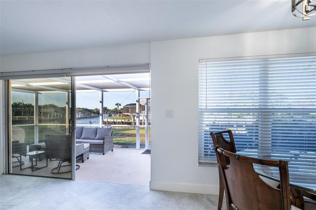 出租: $4,500 (3 贝兹, 2 浴室, 1896 平方英尺)