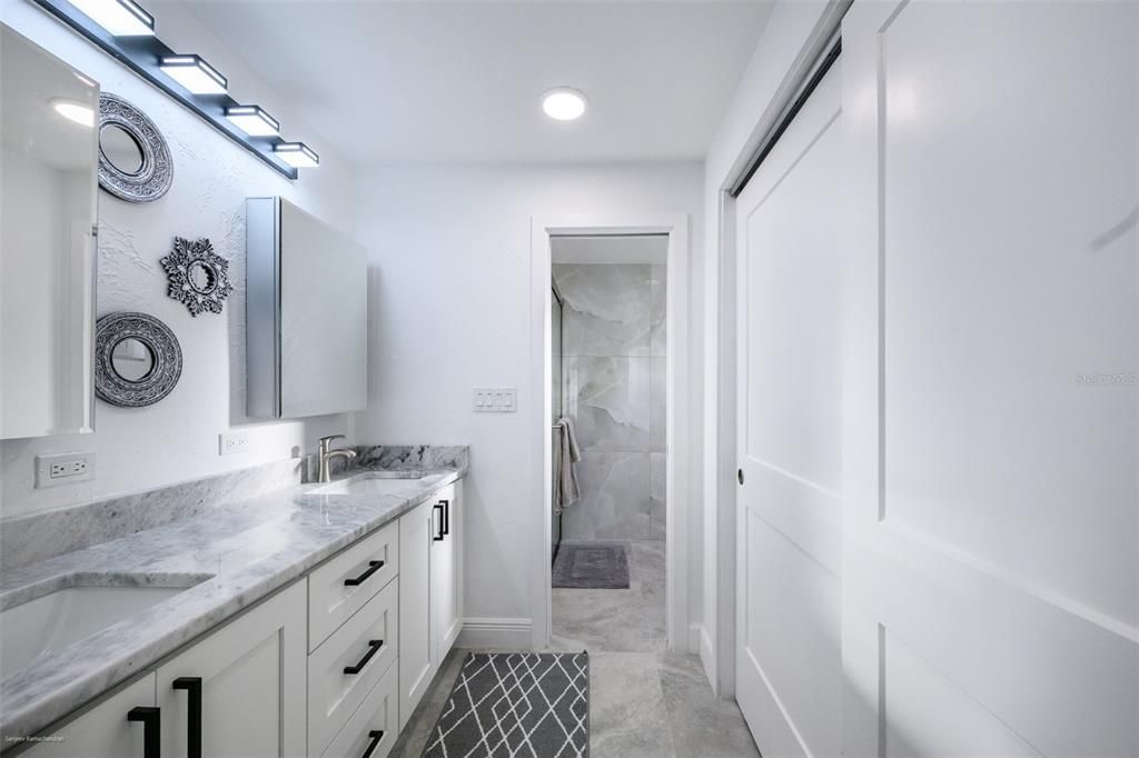 出租: $4,500 (3 贝兹, 2 浴室, 1896 平方英尺)