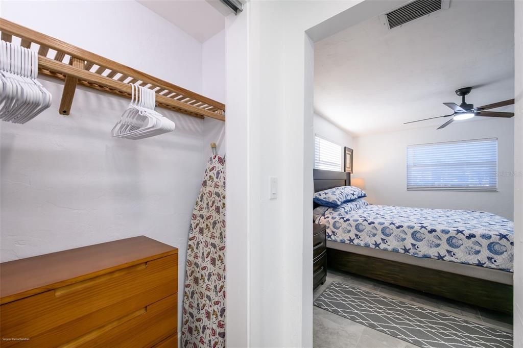 出租: $4,500 (3 贝兹, 2 浴室, 1896 平方英尺)