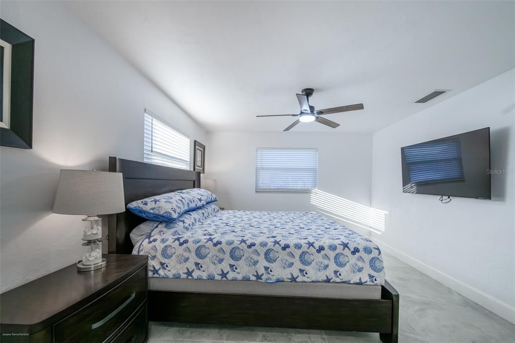 出租: $4,500 (3 贝兹, 2 浴室, 1896 平方英尺)