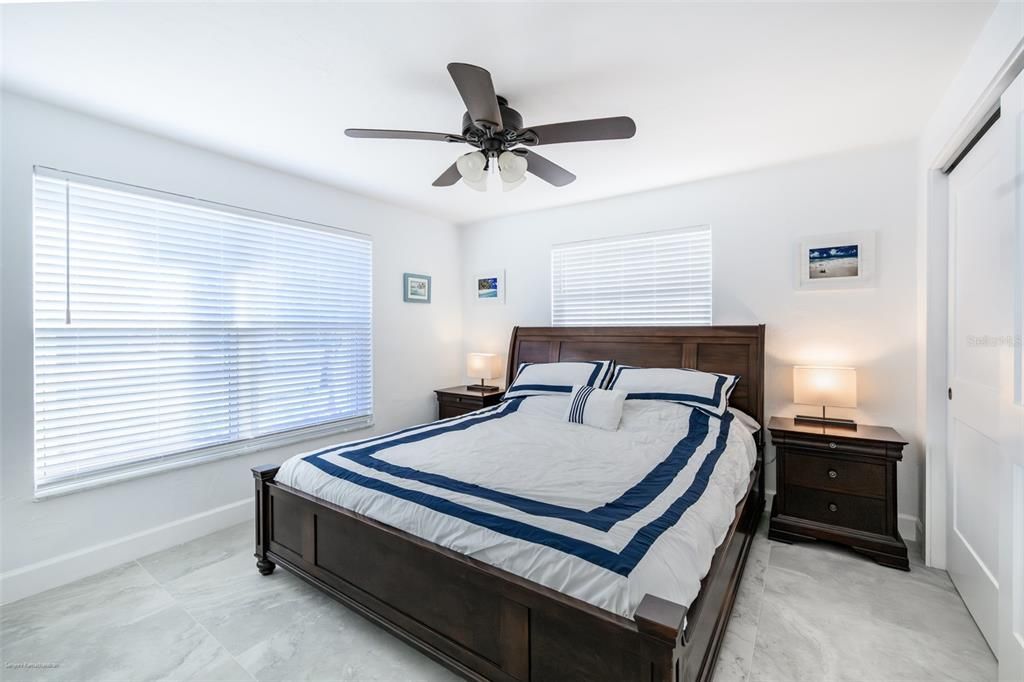 出租: $4,500 (3 贝兹, 2 浴室, 1896 平方英尺)