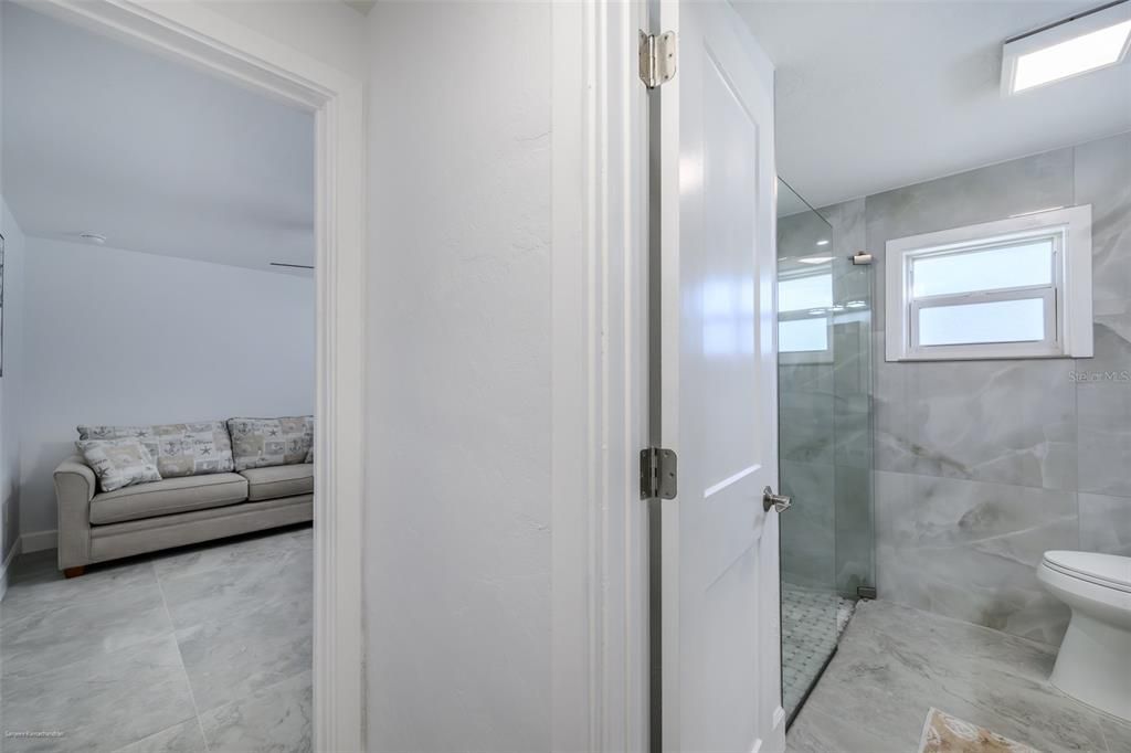 出租: $4,500 (3 贝兹, 2 浴室, 1896 平方英尺)